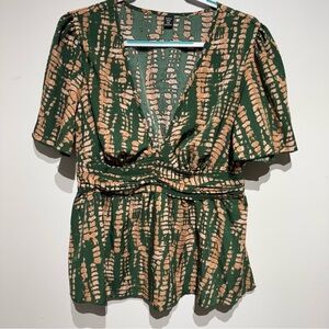 SHEIN Green and Tan Patterned Short Sleeve Blouse. Size 1XL